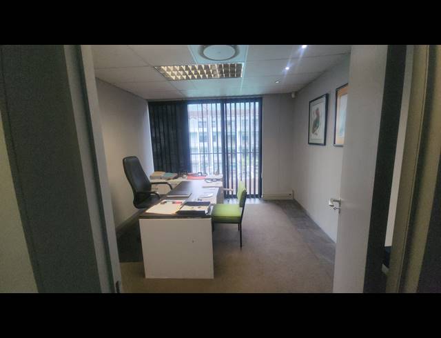 200M² OFFICE TO LET IN RIVERHORSE VALLEY